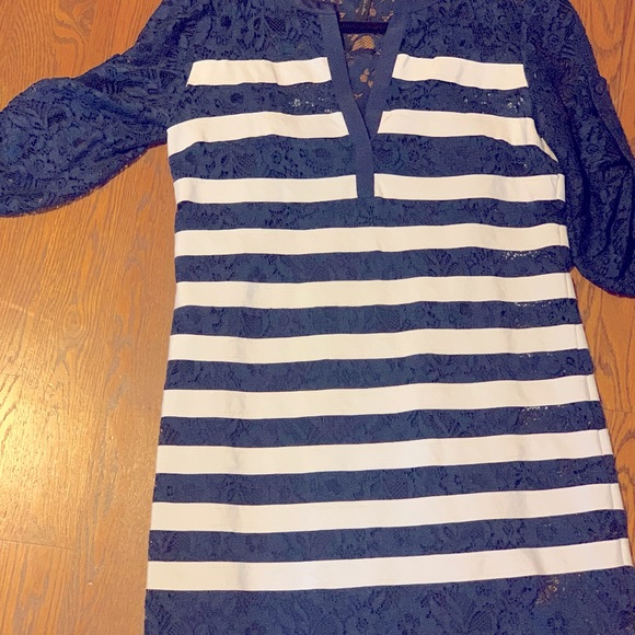 BCBG Navy and white stripped stress. Size 0. LIKE NEW. - Picture 4 of 7